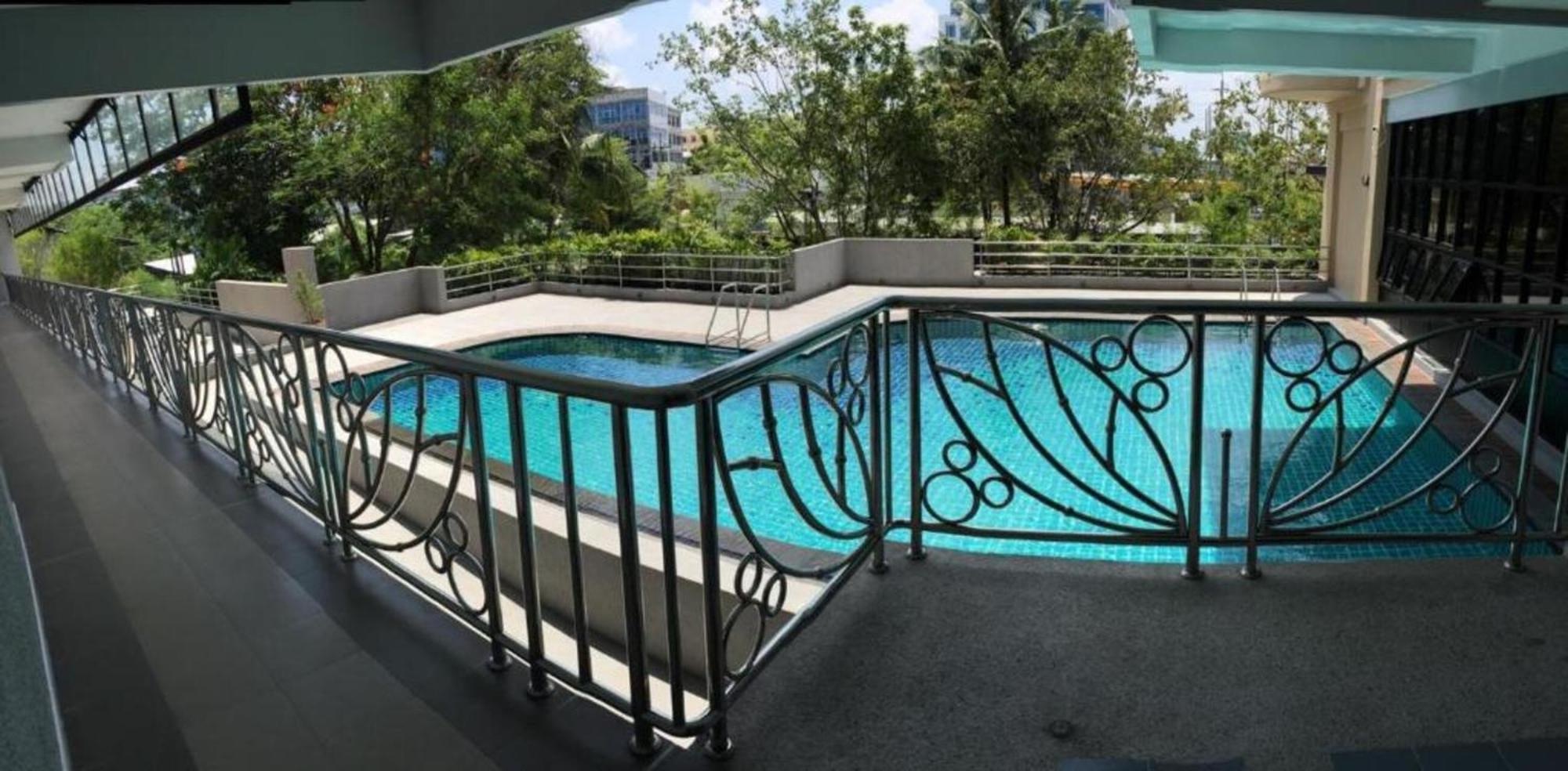 Carnation Residence Samut Prakan Eksteriør billede